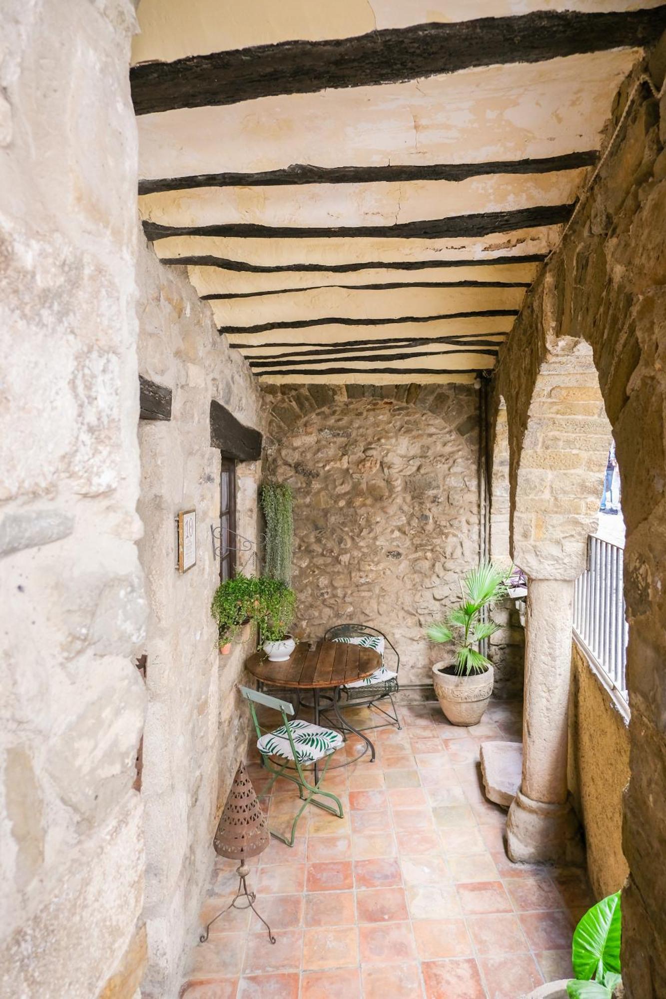10 Del Pont Alojamiento Con Vistas Panoramicas 贝萨卢 外观 照片