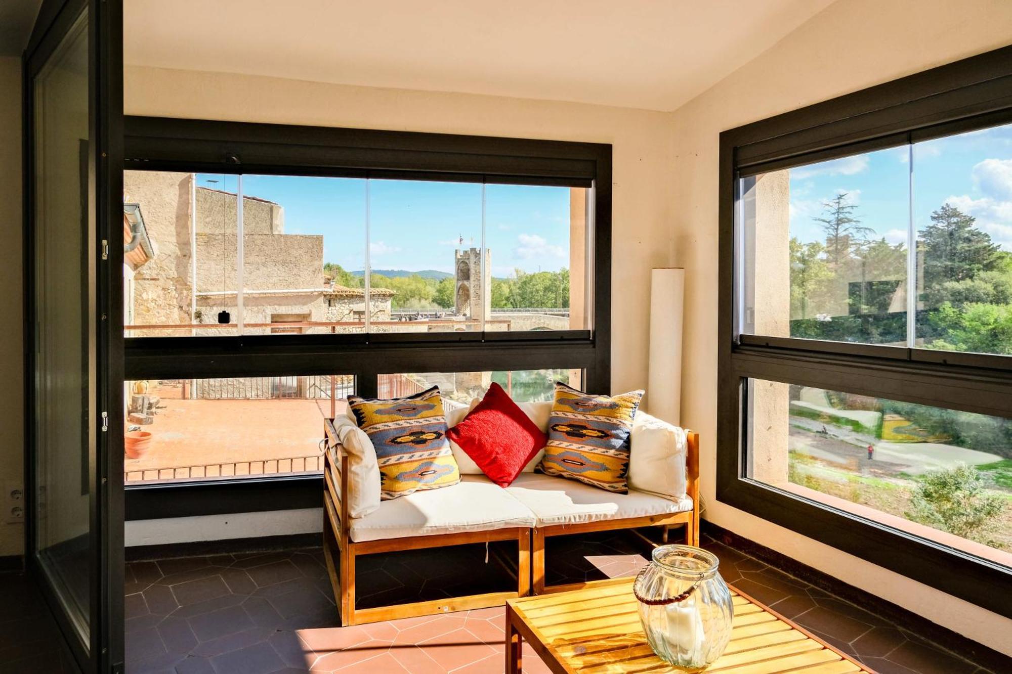 10 Del Pont Alojamiento Con Vistas Panoramicas 贝萨卢 外观 照片