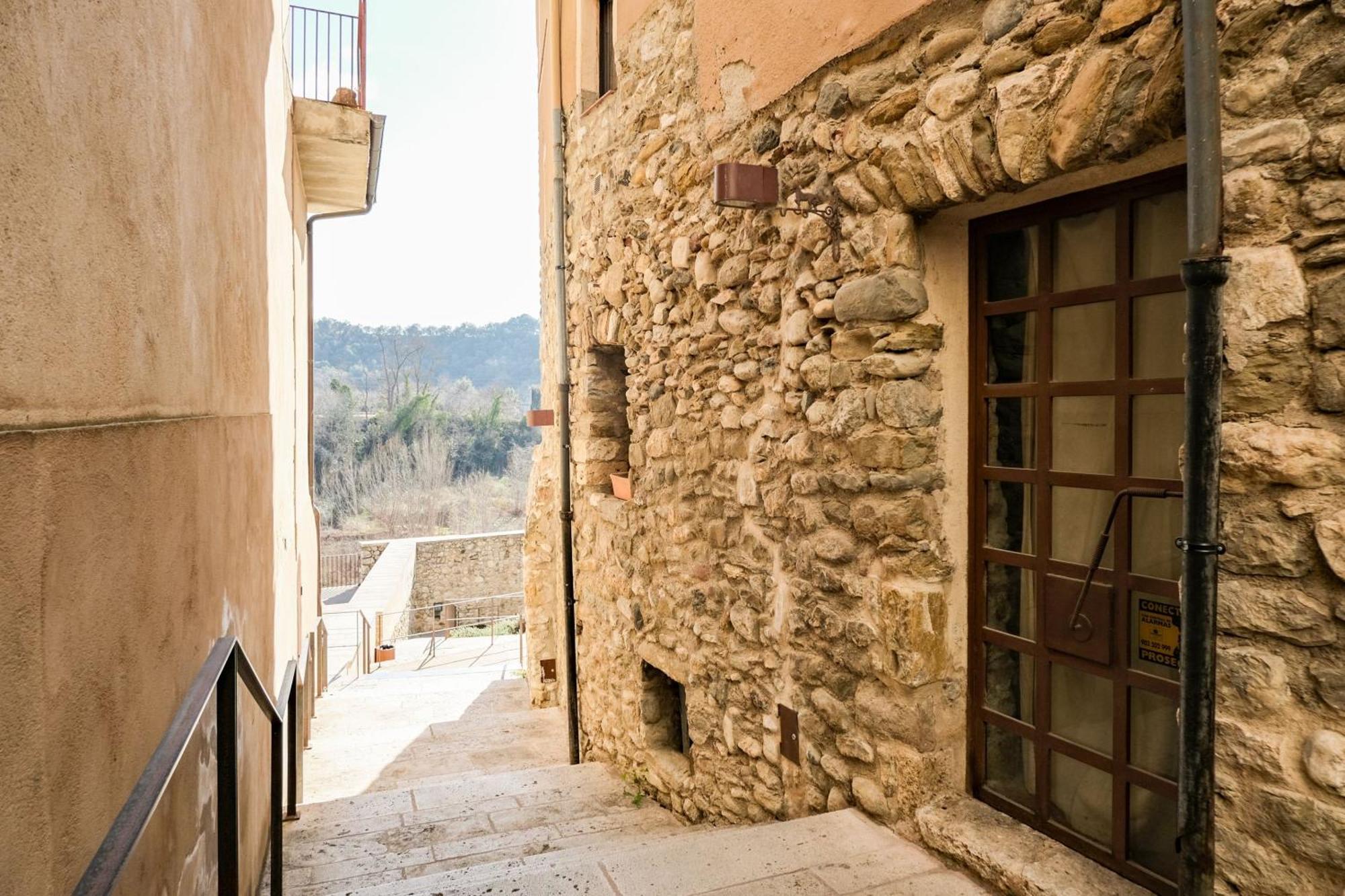 10 Del Pont Alojamiento Con Vistas Panoramicas 贝萨卢 外观 照片